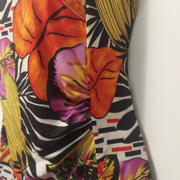 💥3/$25💥 Claire France Sleeveless Floral V-Neck Top Shirt Blouse size 3x - Picture 4 of 7